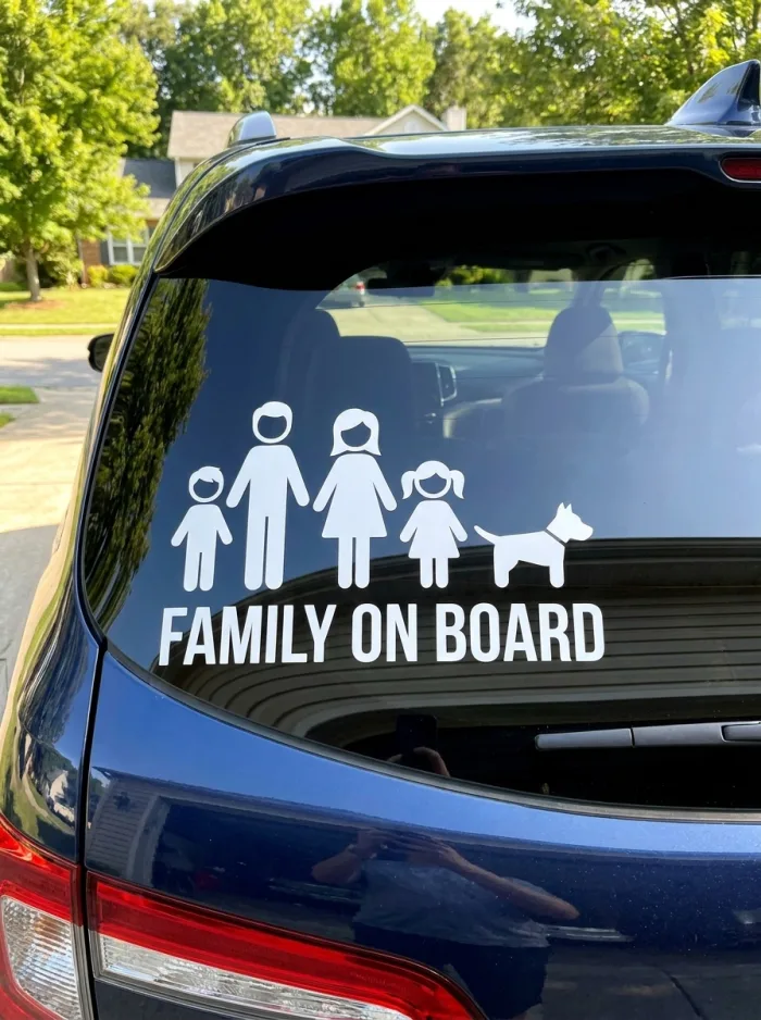 Family On Board Autómatrica Kutyás Család Sziluettel