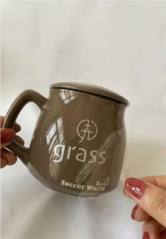 Fényes, domború üvegmatrica – egyszerű otthoni felhelyezéssel